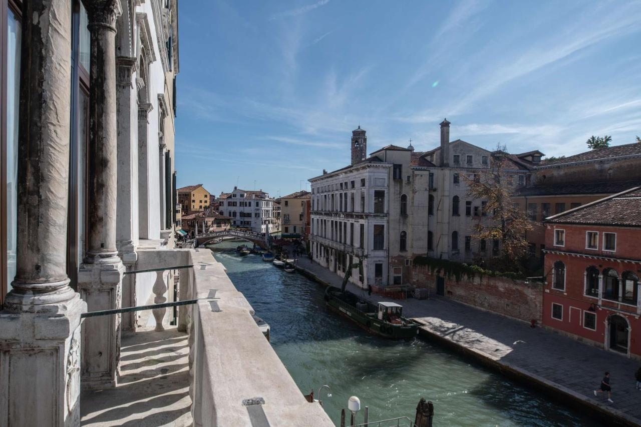 Radisson Collection Hotel, Palazzo Nani Venetië Buitenkant foto The Canal Vena