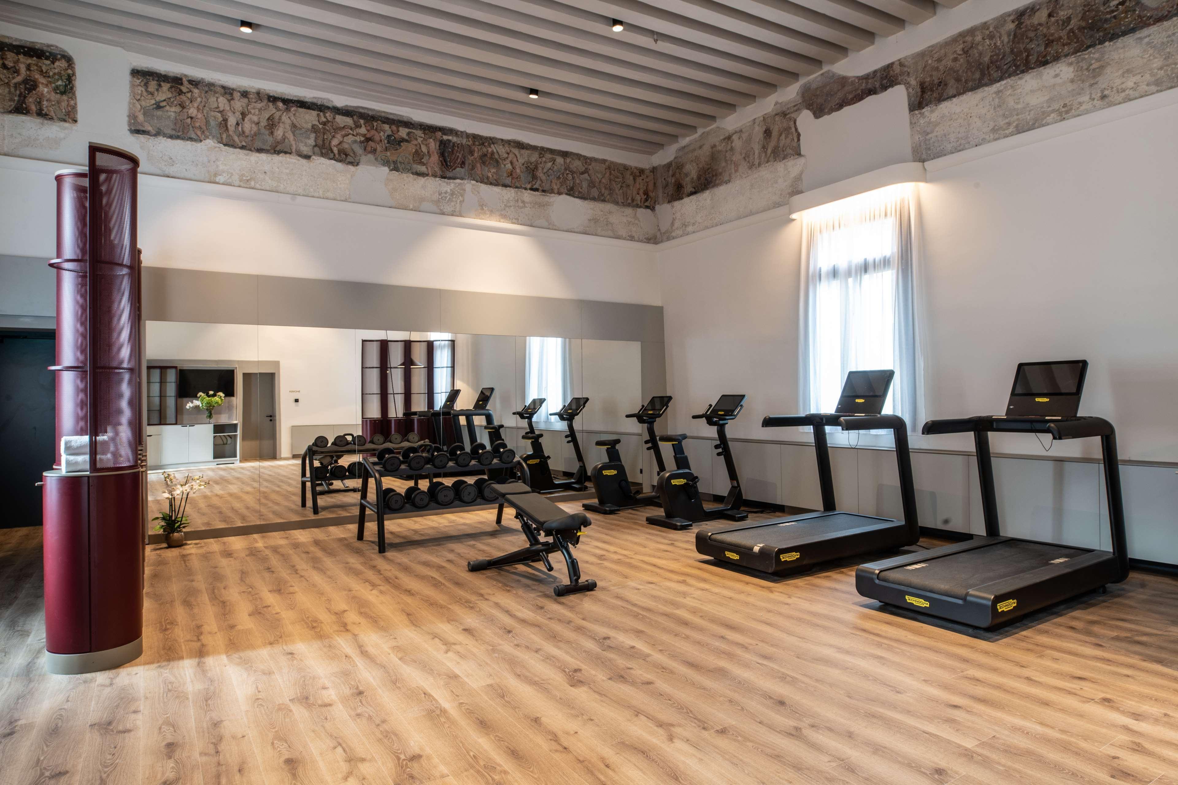Radisson Collection Hotel, Palazzo Nani Venetië Buitenkant foto The gym at the hotel