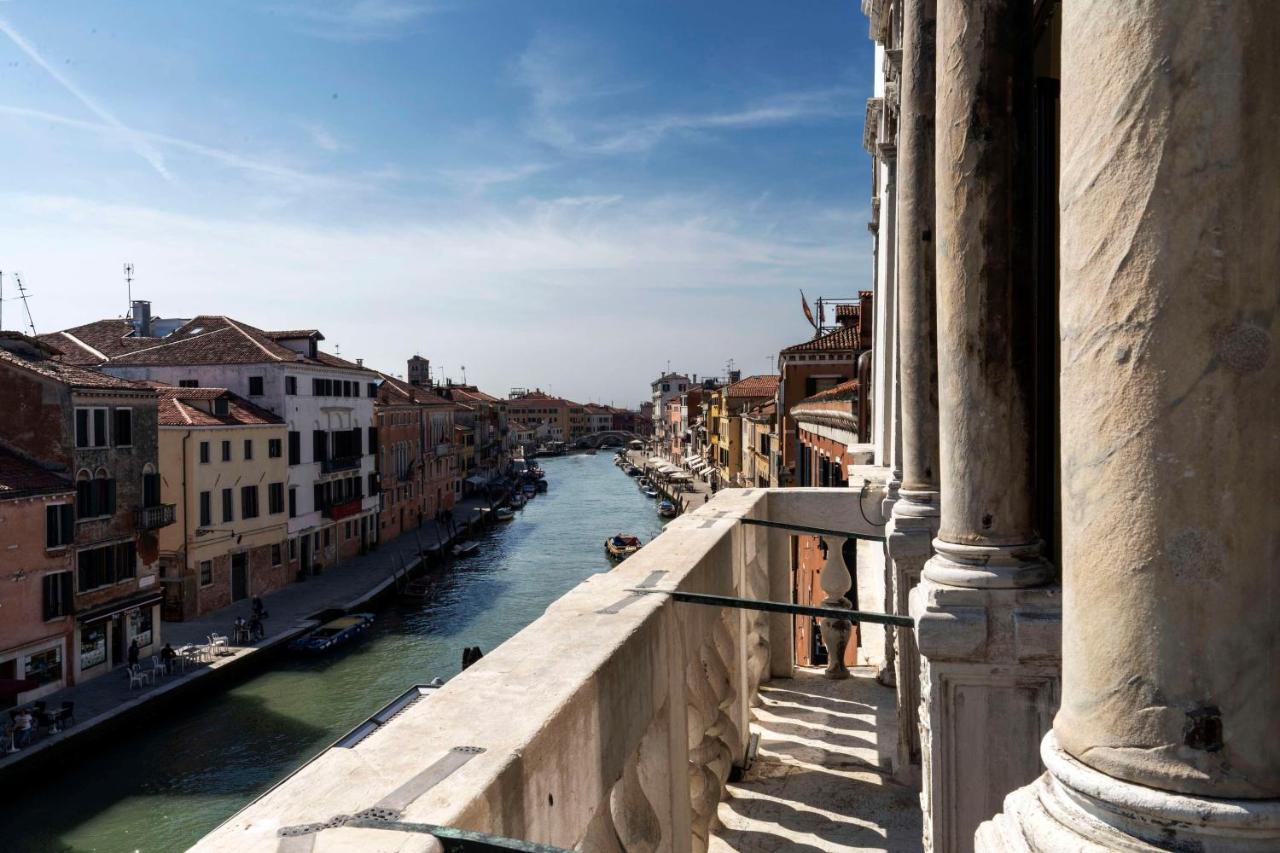 Radisson Collection Hotel, Palazzo Nani Venetië Buitenkant foto The Canal Vena