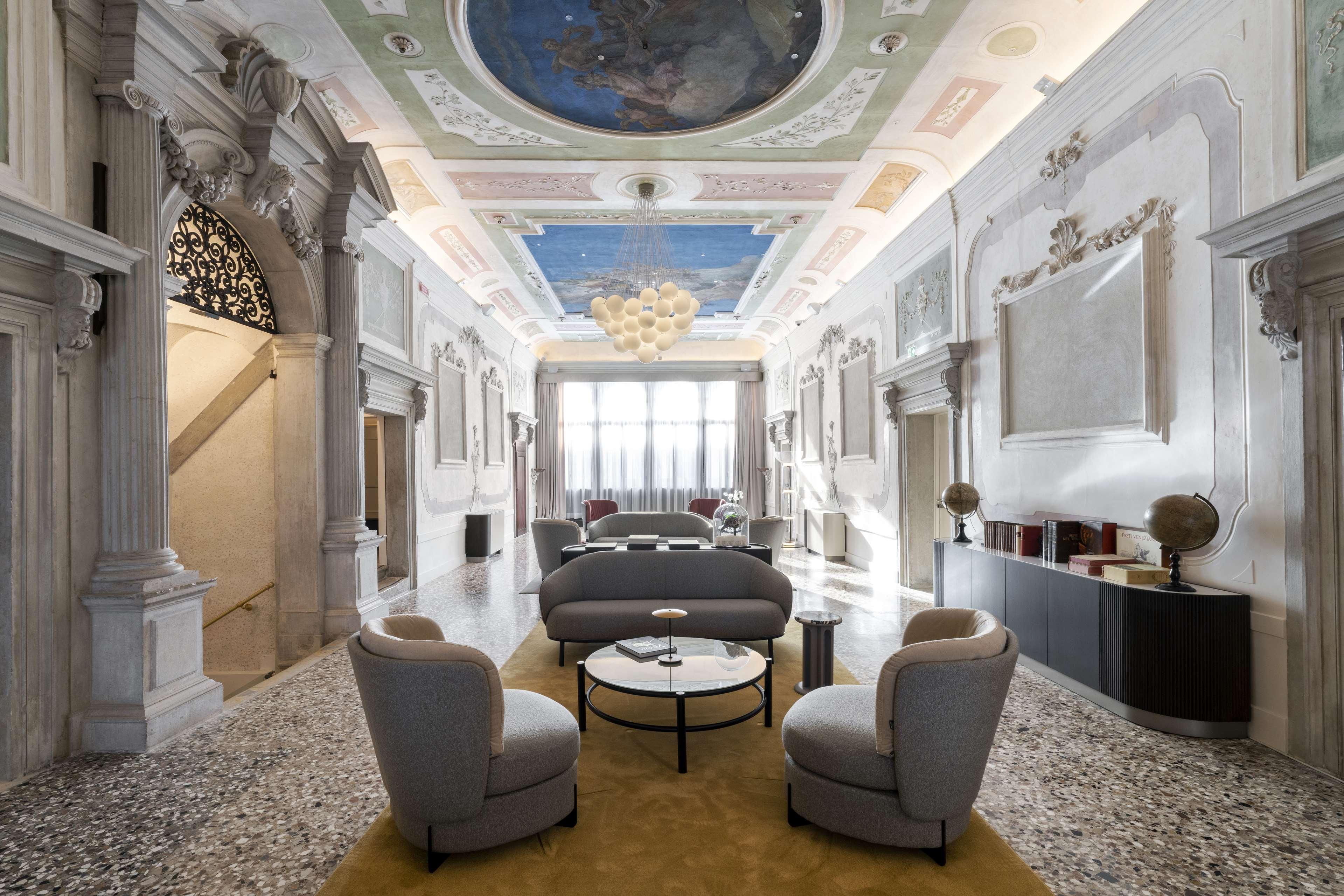 Radisson Collection Hotel, Palazzo Nani Venetië Buitenkant foto The Library