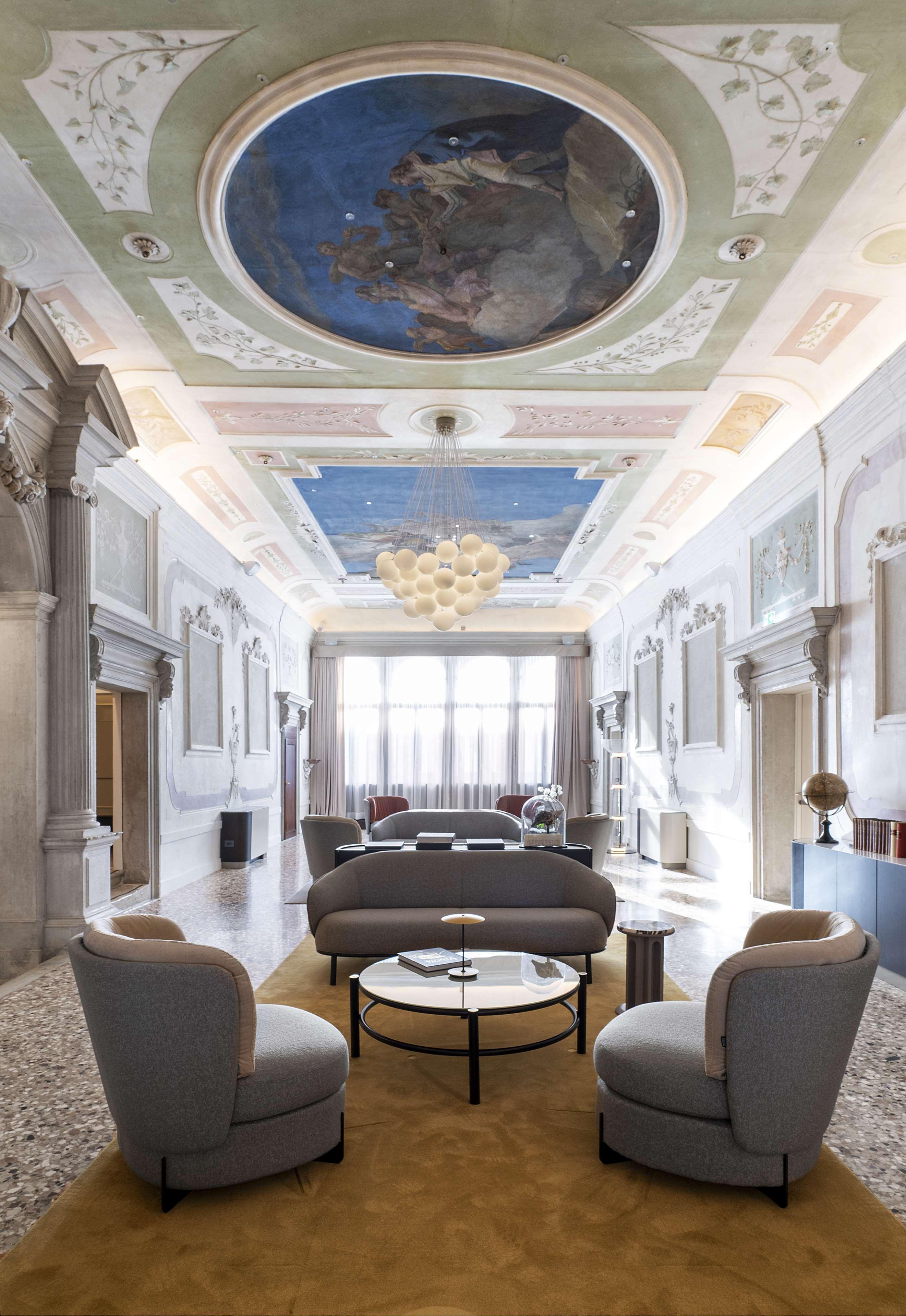 Radisson Collection Hotel, Palazzo Nani Venetië Buitenkant foto The lobby of the hotel