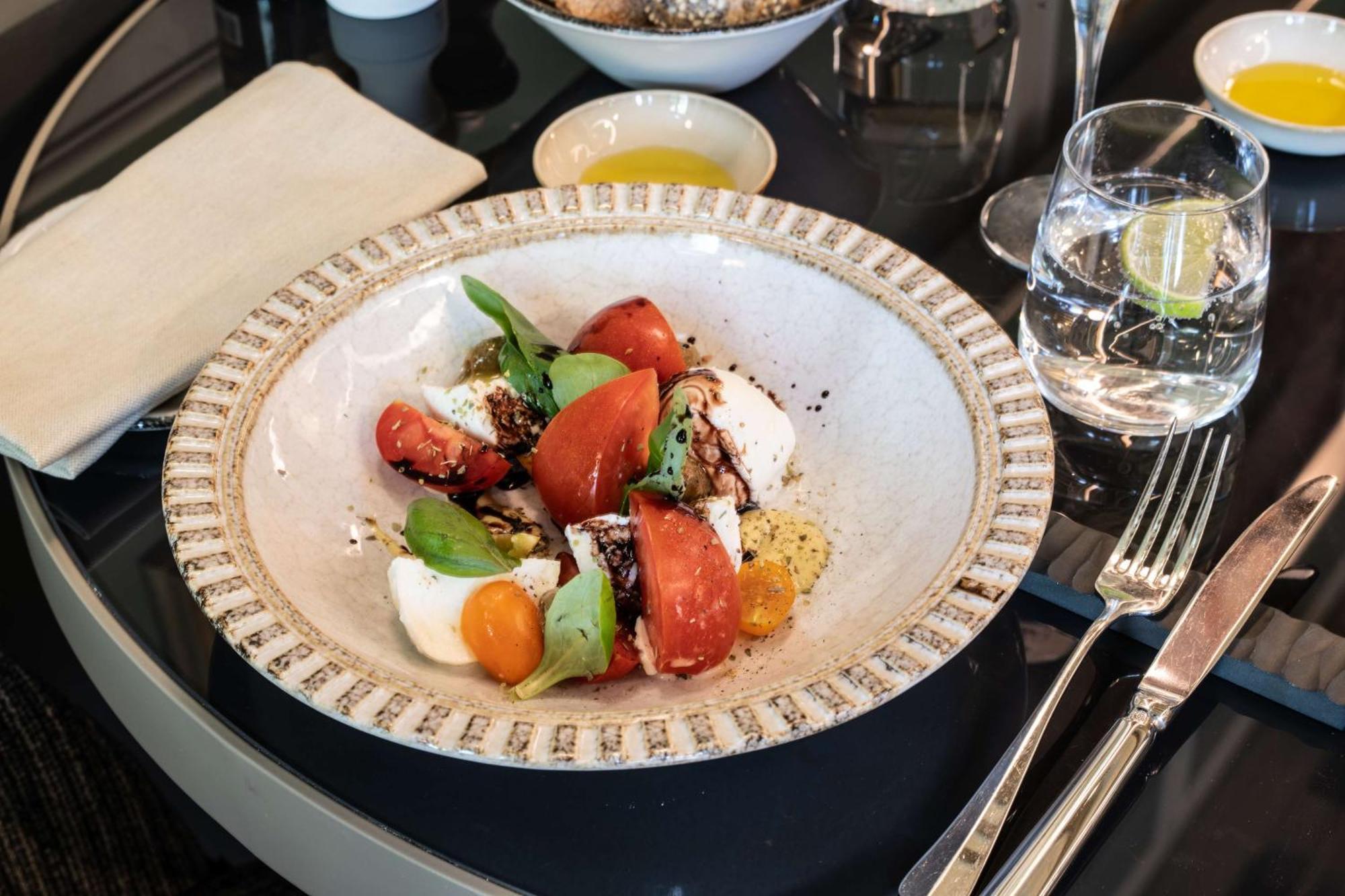 Radisson Collection Hotel, Palazzo Nani Venetië Buitenkant foto Caprese salad